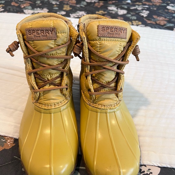 Vintage Yellow Sperry Duck Boots Women’s Size 8.5 - Picture 1 of 7